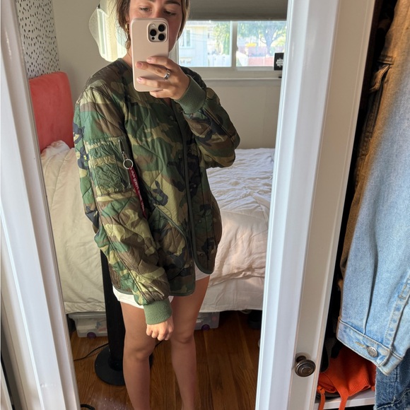 Alpha Industries Green Camouflage Bomber Jacket - Picture 2 of 4